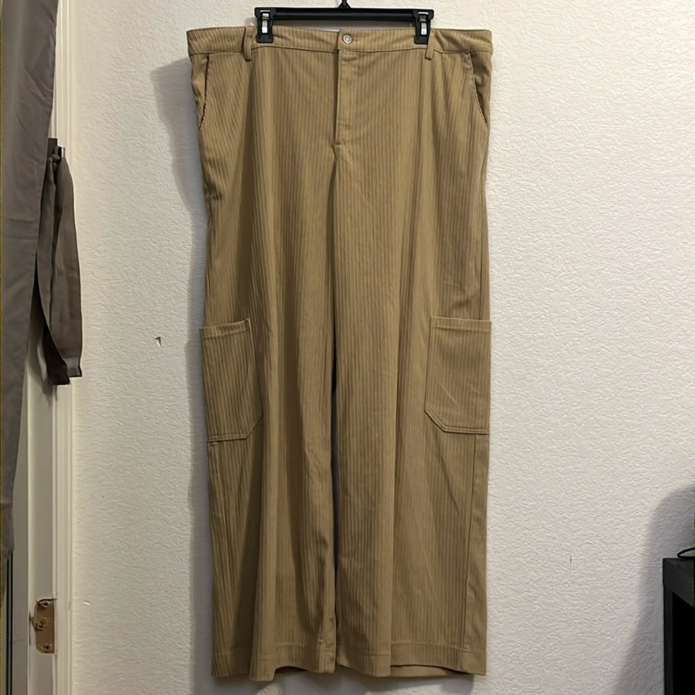Beige wide fable cargo pants. Wide legged and very soft. Worn once
